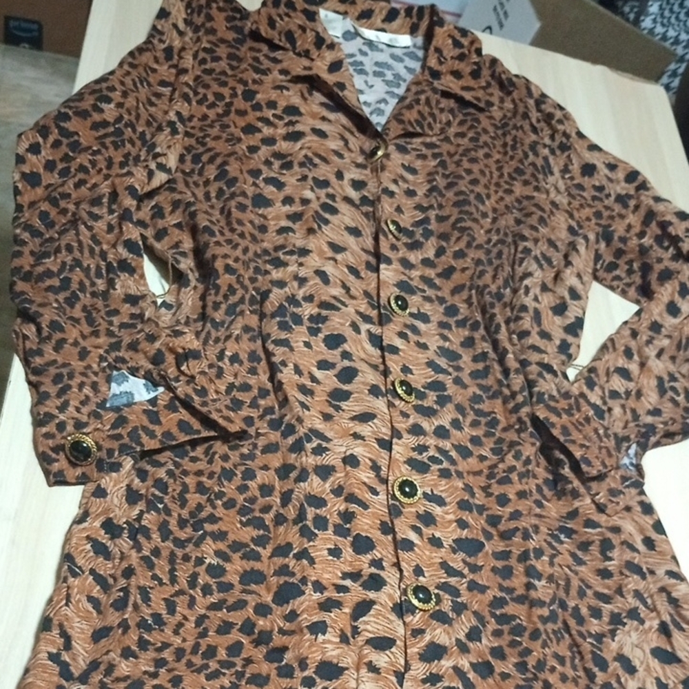 Che Studio Leopard Print Button-Up DRESS - Picture 2 of 15